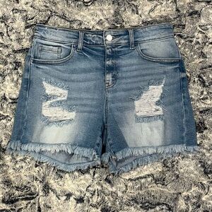 Zenana Women’s Distressed Frayed Hem Shorts. Style DOP-1580A